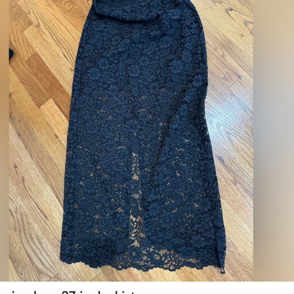 Elegant Black Lace Skirt - Picture 1 of 1